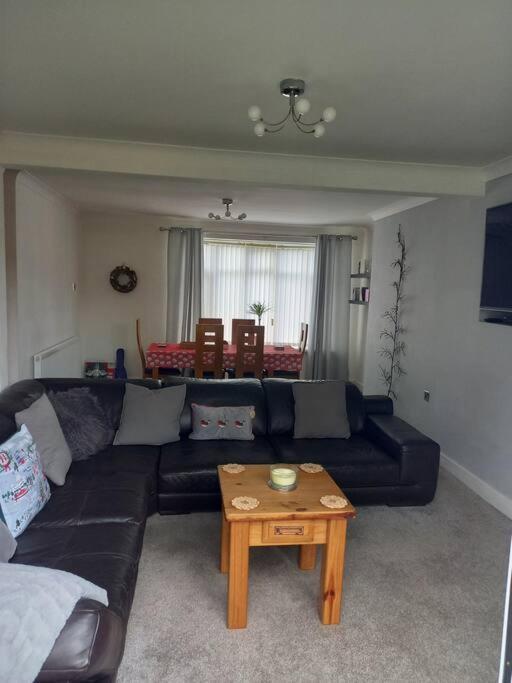 Modernised Home With 2 Bedrooms In Cardiff Luaran gambar