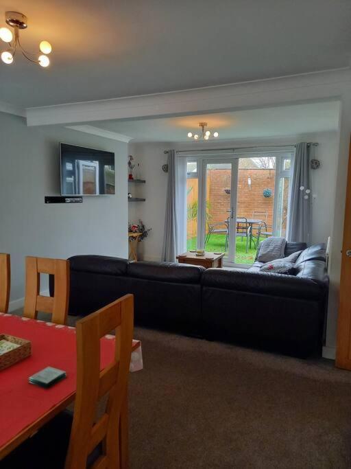 Modernised Home With 2 Bedrooms In Cardiff Luaran gambar